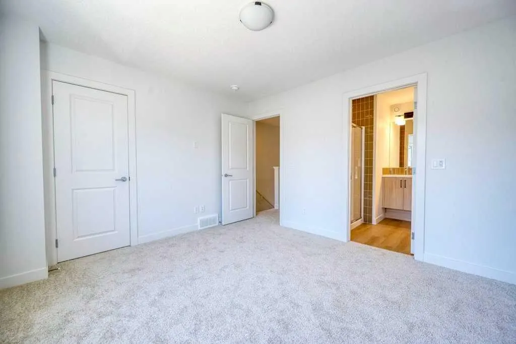 550 Seton Circle SE, #401