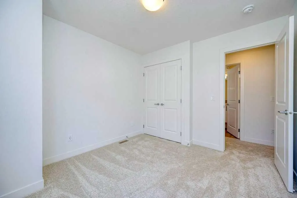 550 Seton Circle SE, #401