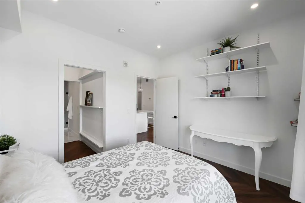 4275 Norford Avenue NW, #421