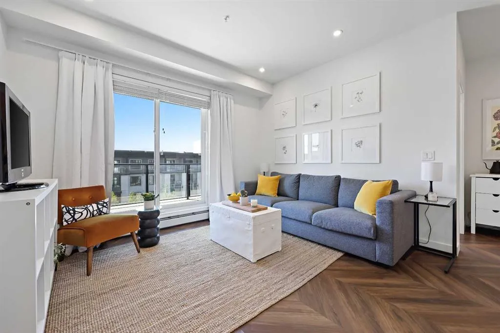 4275 Norford Avenue NW, #421
