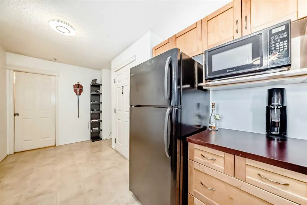 70 PANAMOUNT Drive NW, #4212