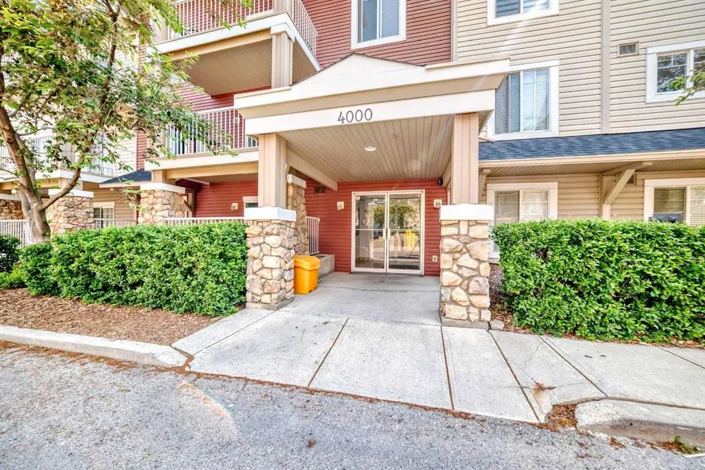 70 PANAMOUNT Drive NW, #4212