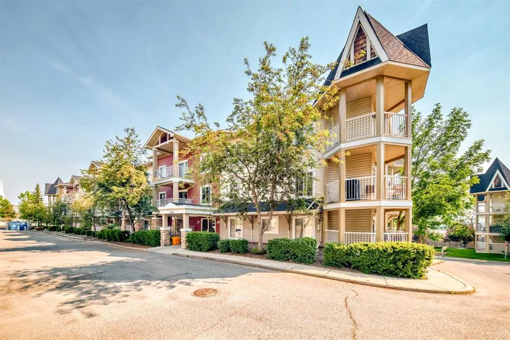 70 PANAMOUNT Drive NW, #4212