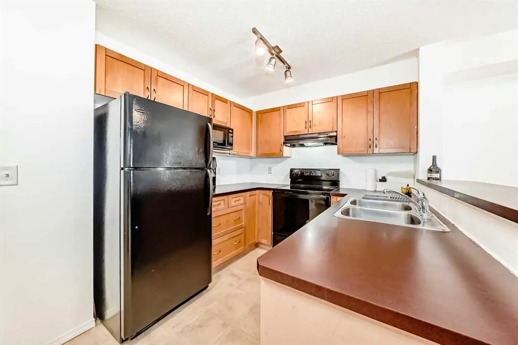70 PANAMOUNT Drive NW, #4212