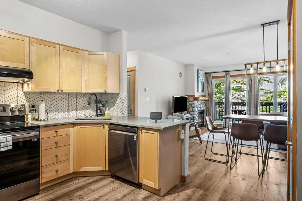 109 Montane Road, #201