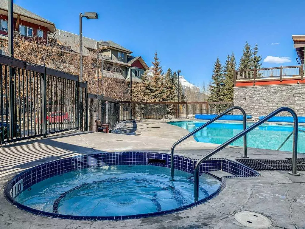 109 Montane Road, #201