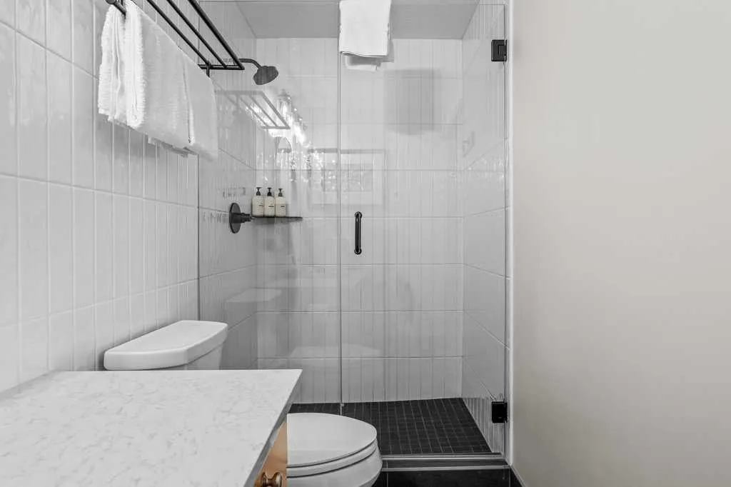 109 Montane Road, #201