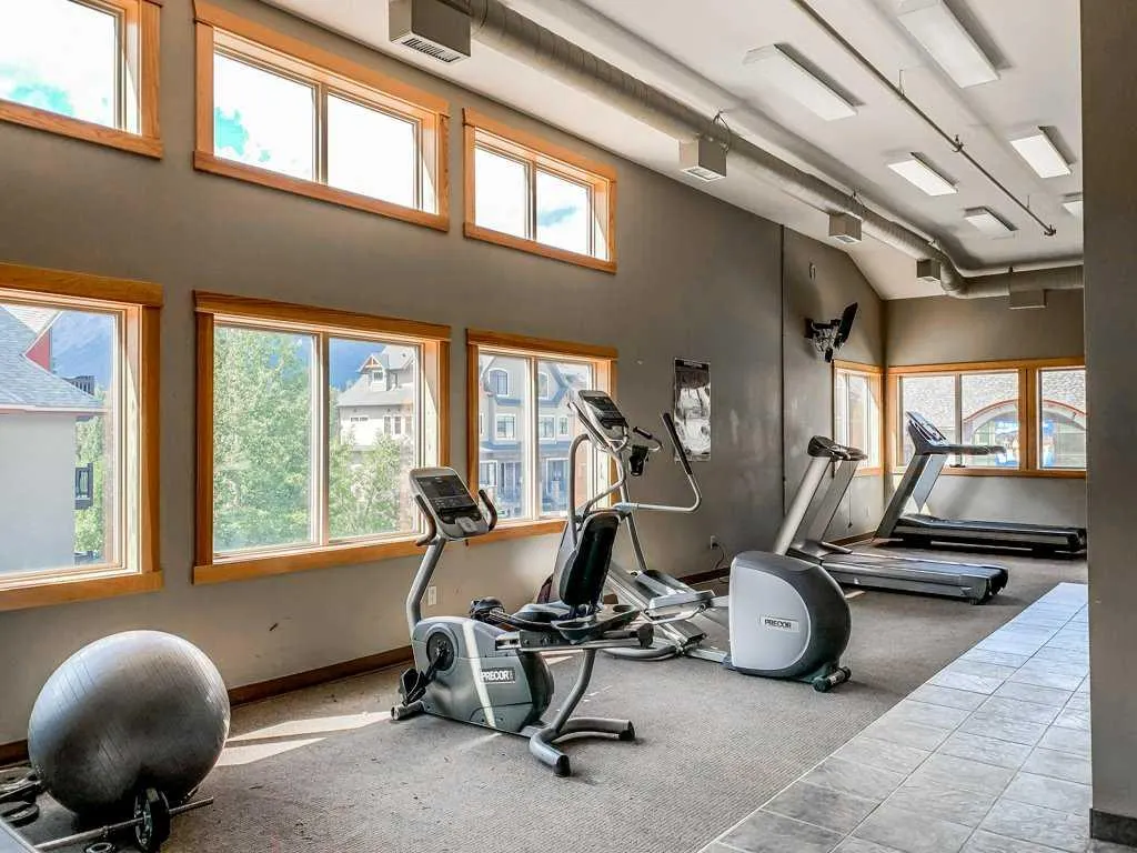 109 Montane Road, #201