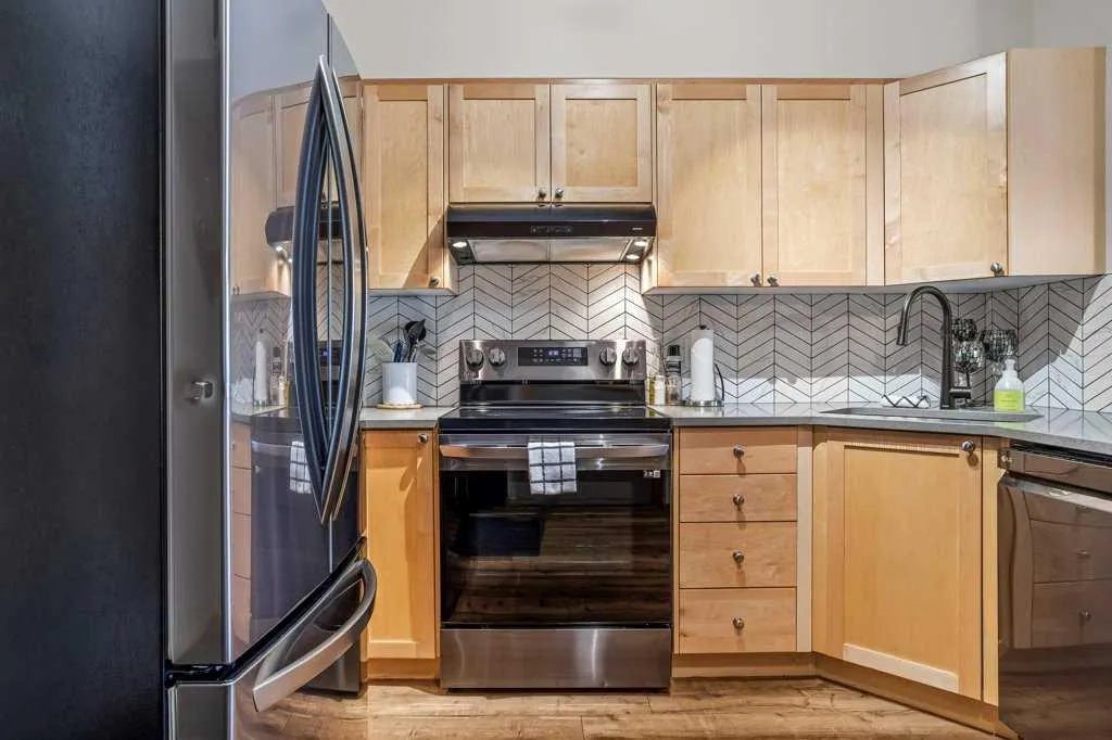 109 Montane Road, #201