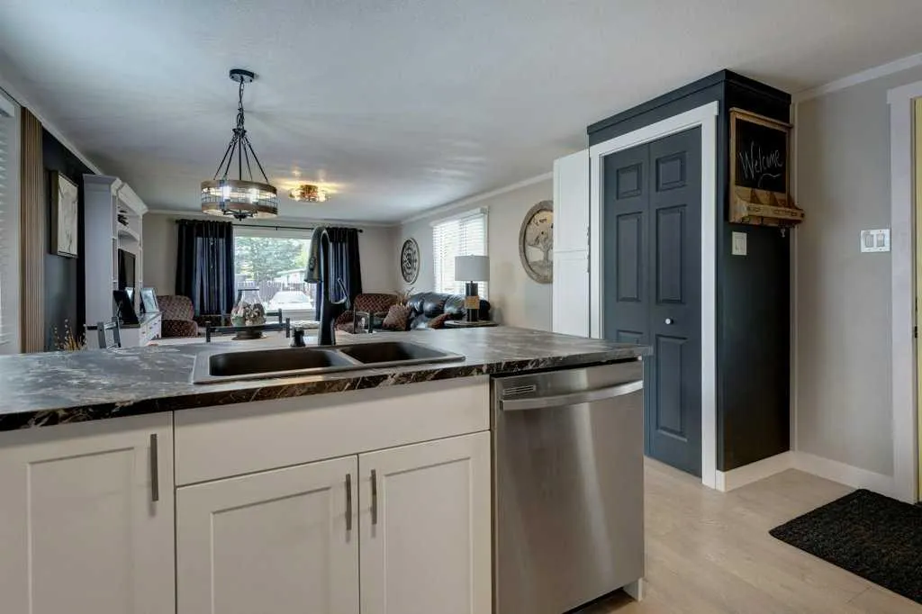6724 17 Avenue SE, #97