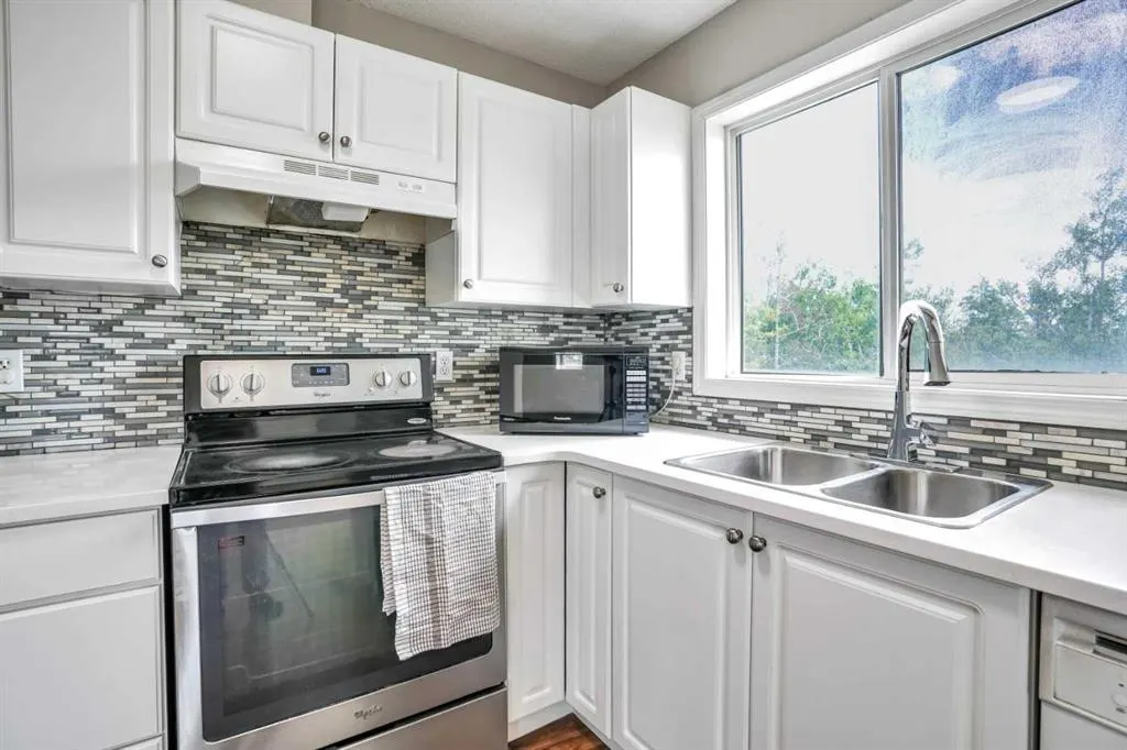 4 Citadel Point NW