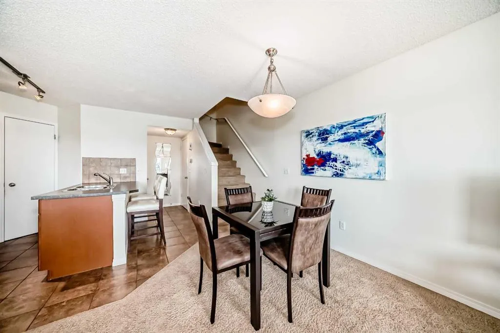 21 McKenzie Towne Gate SE, #12