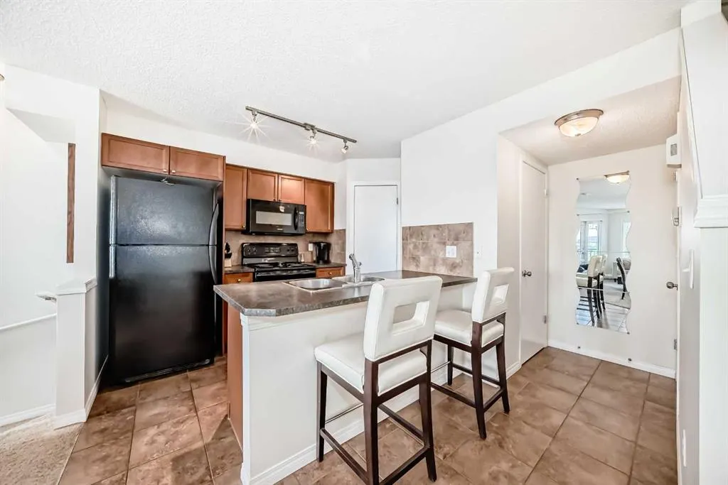 21 McKenzie Towne Gate SE, #12