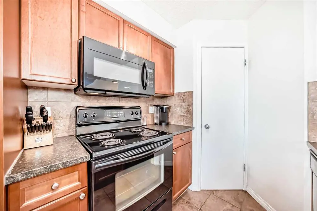21 McKenzie Towne Gate SE, #12