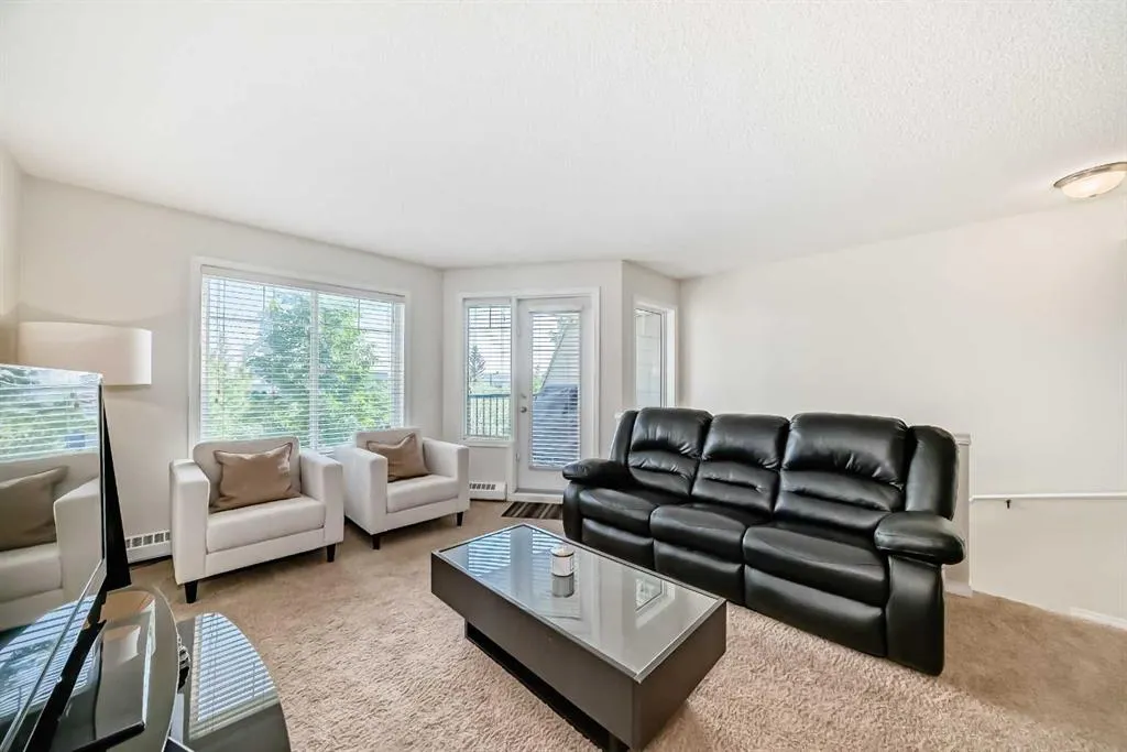 21 McKenzie Towne Gate SE, #12