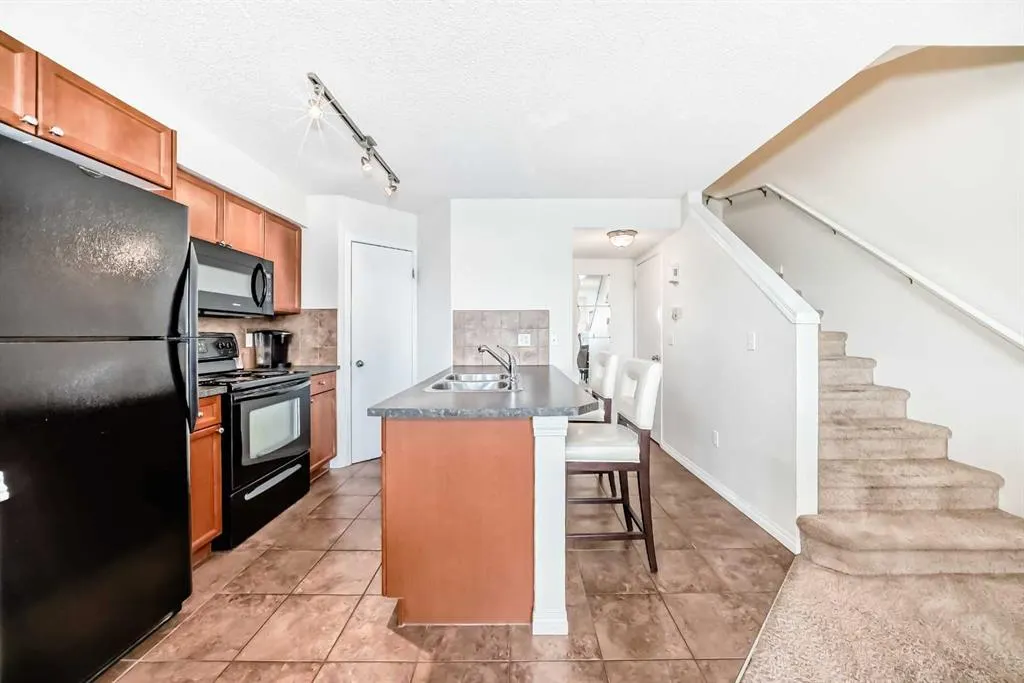 21 McKenzie Towne Gate SE, #12