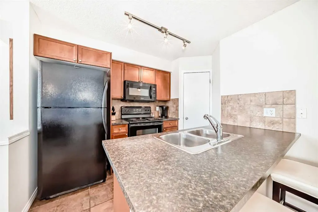 21 McKenzie Towne Gate SE, #12