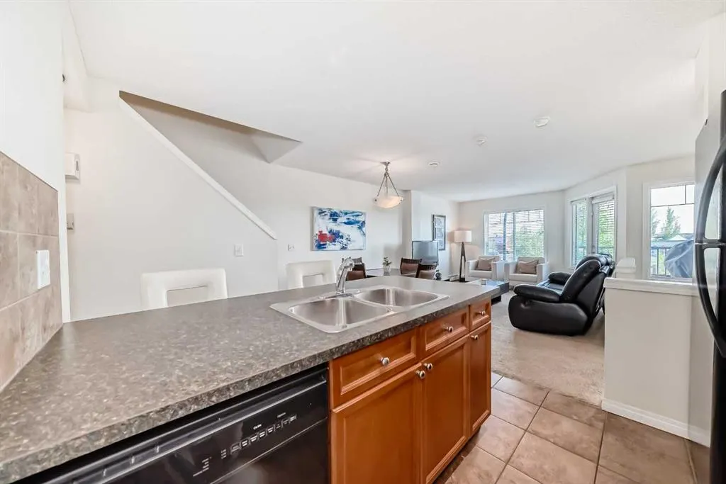 21 McKenzie Towne Gate SE, #12