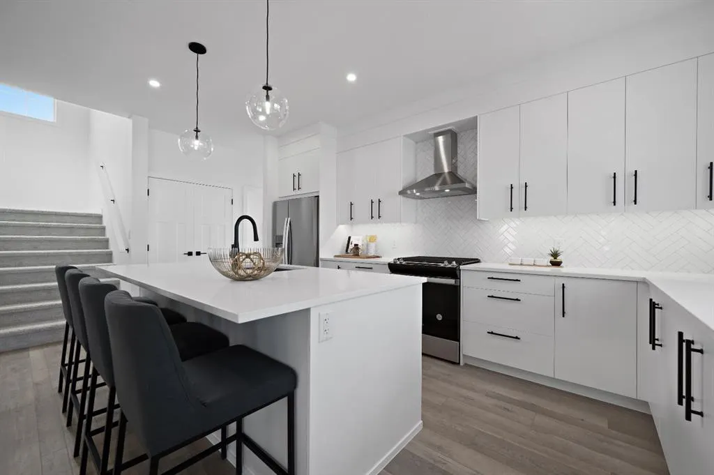 371 Carringvue Grove NW