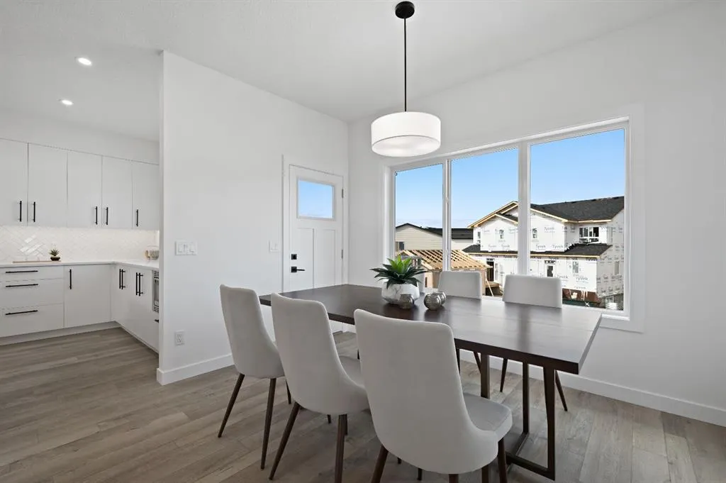 371 Carringvue Grove NW