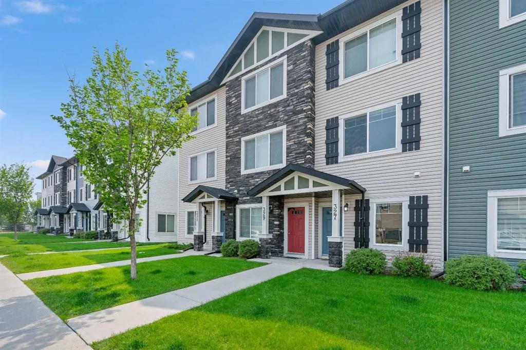 327 Taralake Way NE