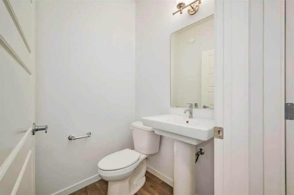 180 Masters Crescent SE