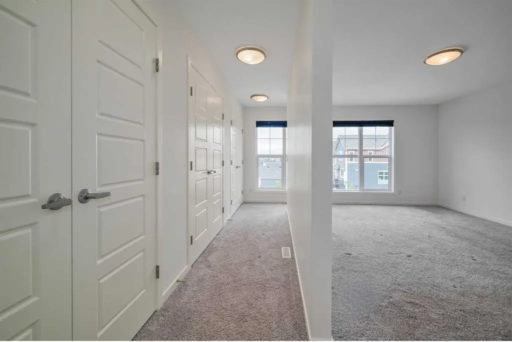 180 Masters Crescent SE