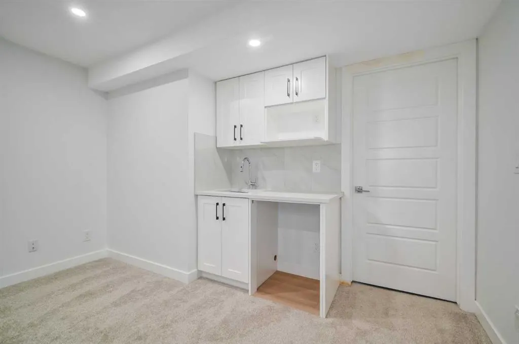 180 Masters Crescent SE
