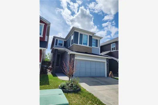 66 Howse Common NE