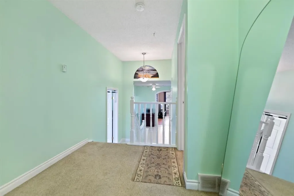 228 Taradale Close NE