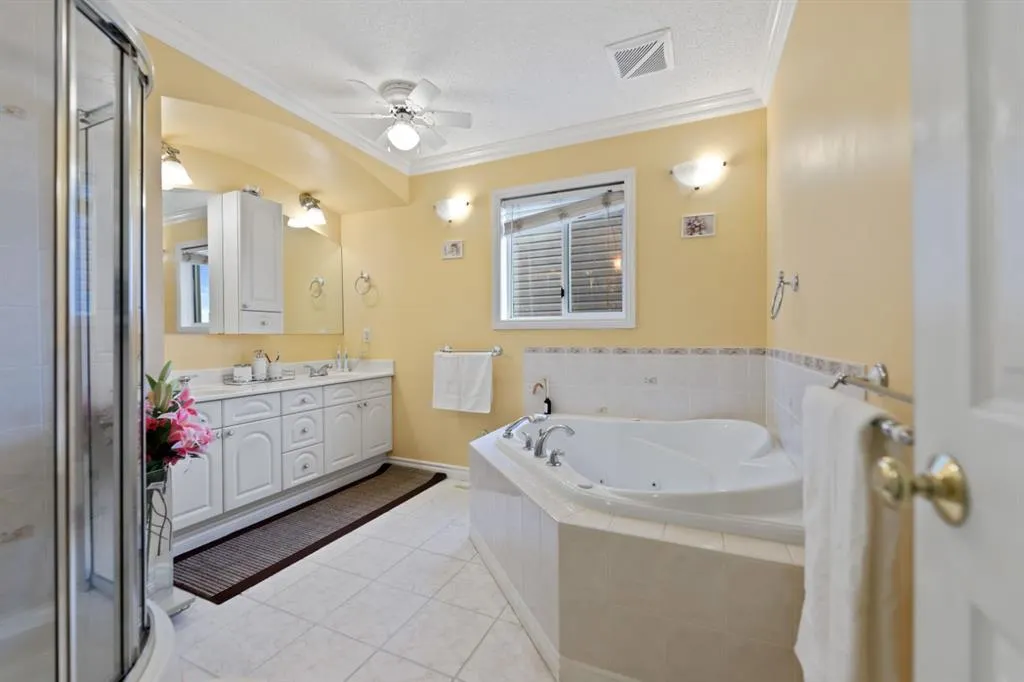 228 Taradale Close NE