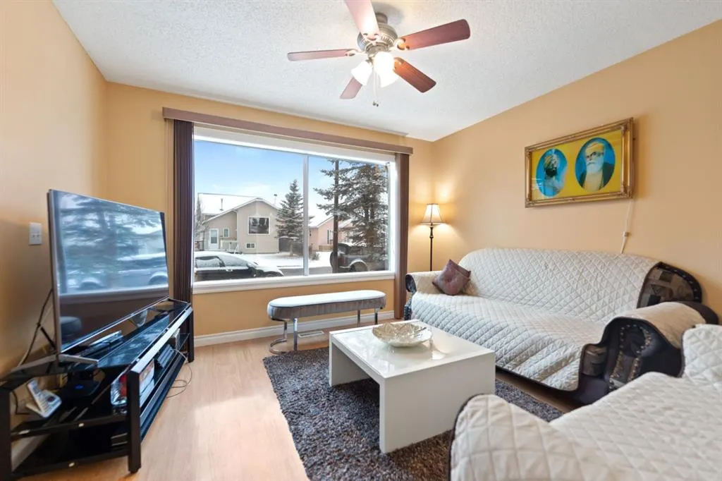 228 Taradale Close NE