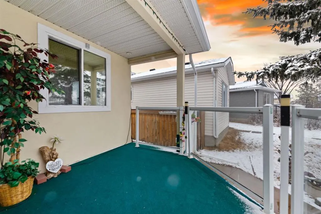 228 Taradale Close NE