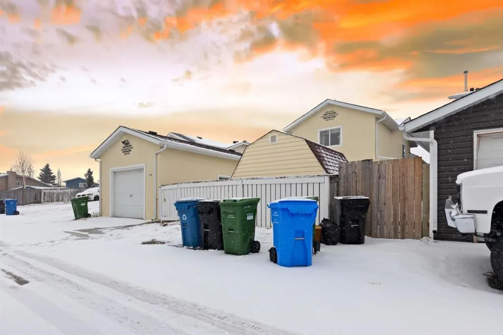 228 Taradale Close NE
