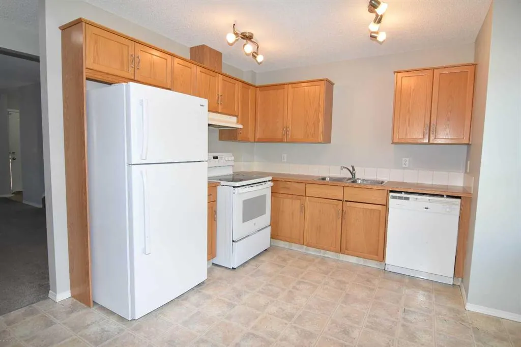 111 Tarawood Lane NE, #1602