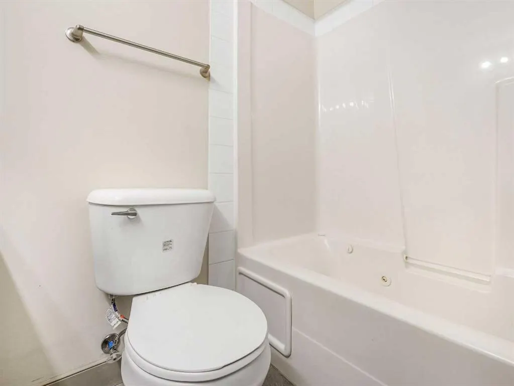 9939 109 NW, #1702