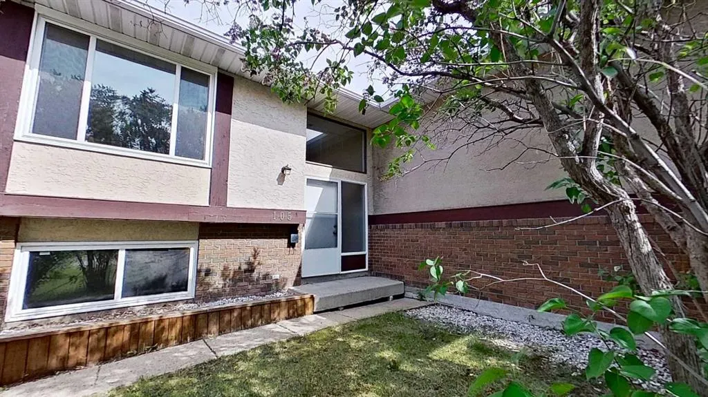 105 Fonda Court SE