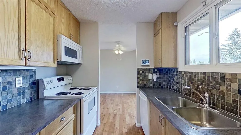 105 Fonda Court SE
