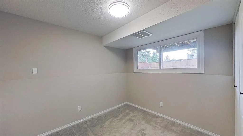 105 Fonda Court SE