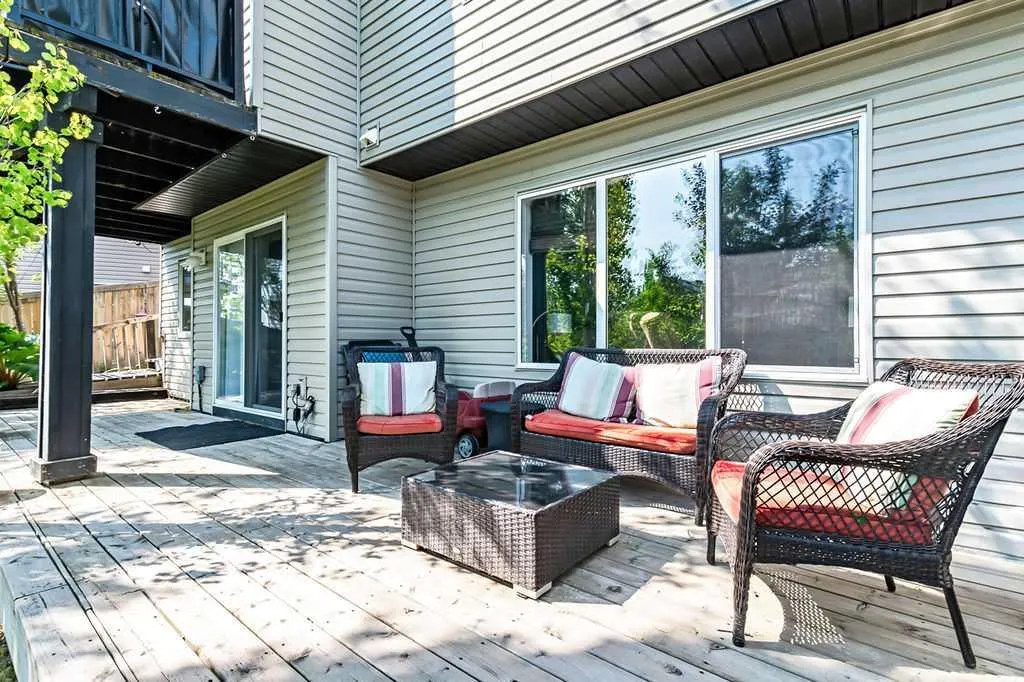 521 Westmount Close