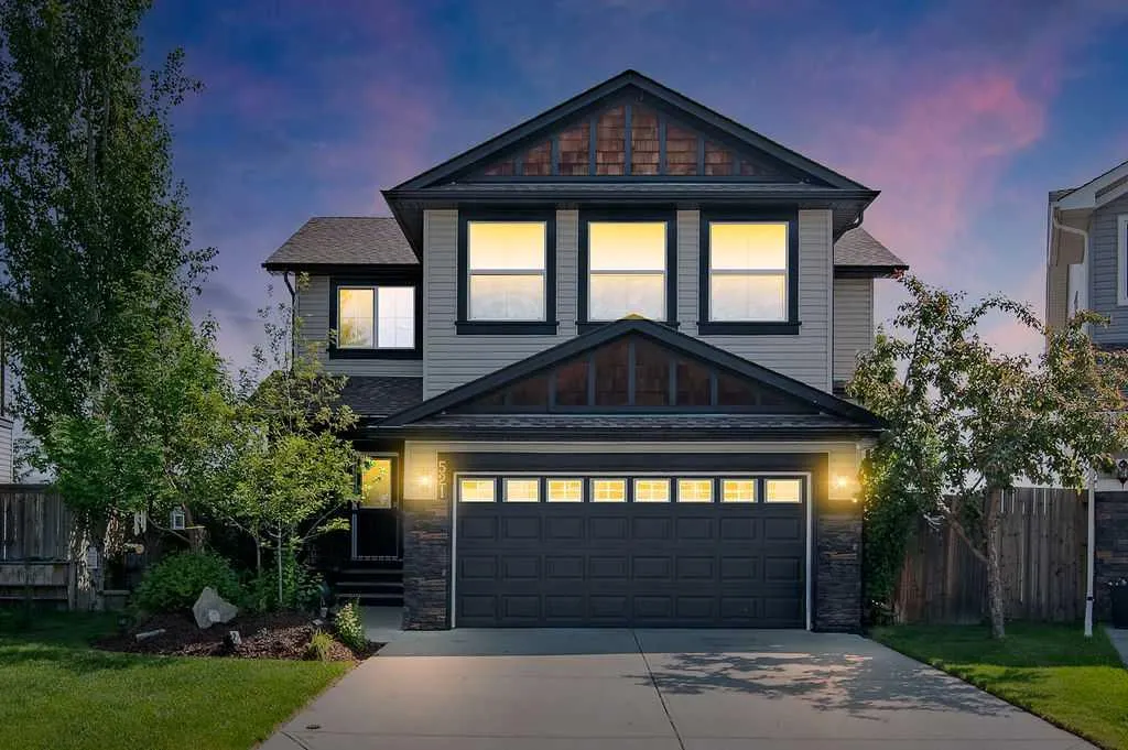521 Westmount Close
