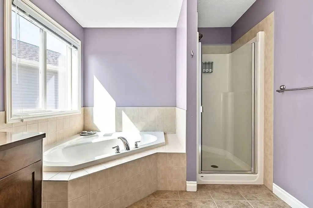 521 Westmount Close