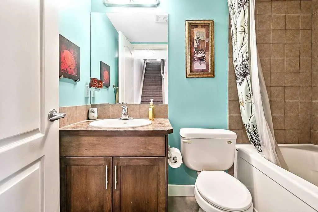 521 Westmount Close