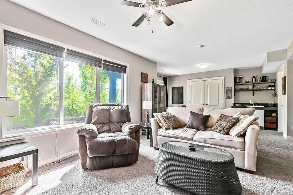 521 Westmount Close