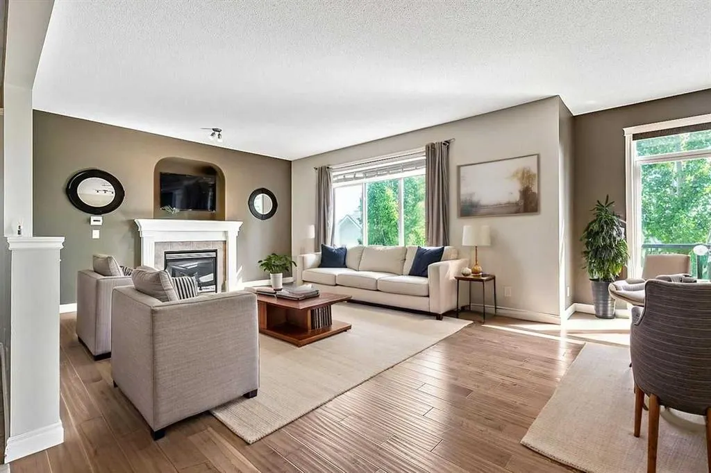 521 Westmount Close