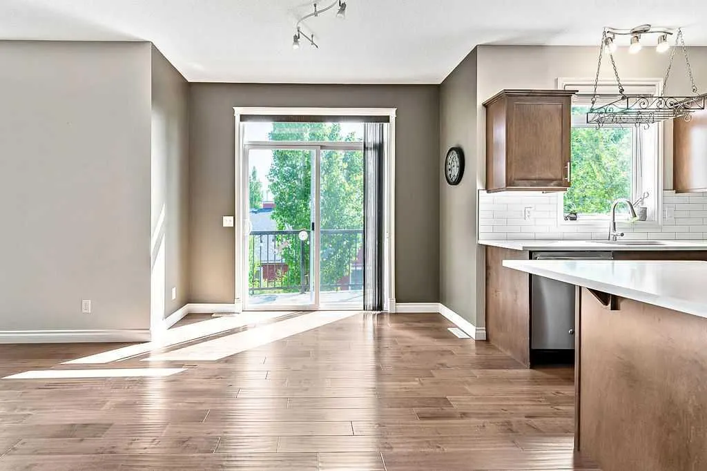 521 Westmount Close