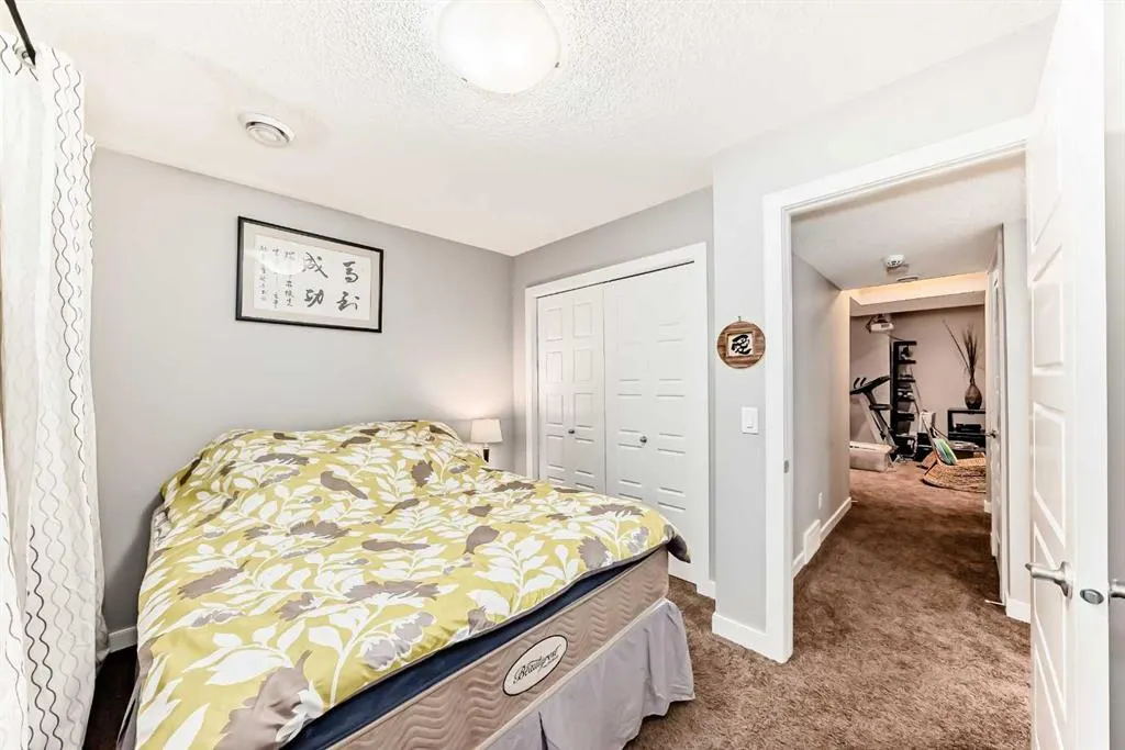 29 Redstone Common NE