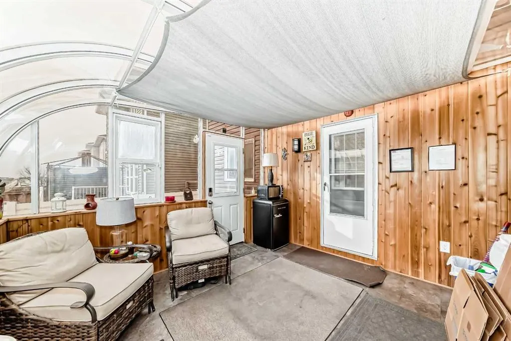 29 Redstone Common NE