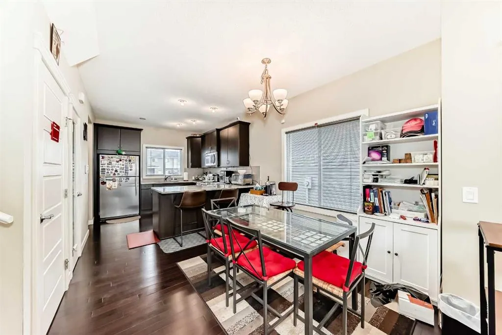 29 Redstone Common NE