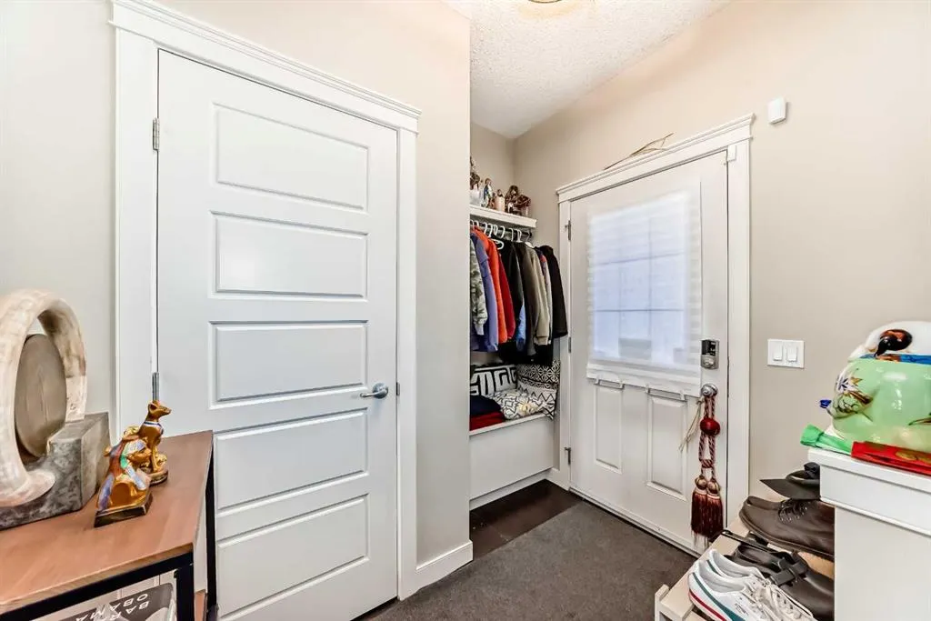 29 Redstone Common NE